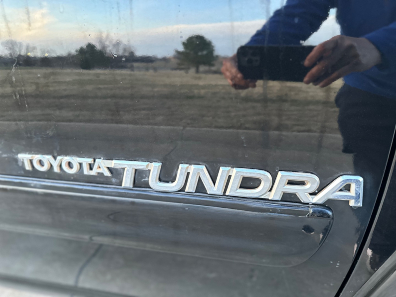 Toyota Tundra 2006 price $9,999