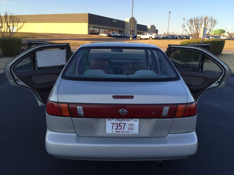 Nissan Sentra 1997 price $2,999