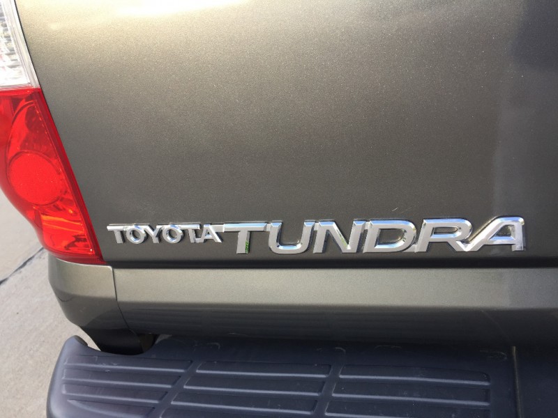 Toyota Tundra 2004 price $10,000