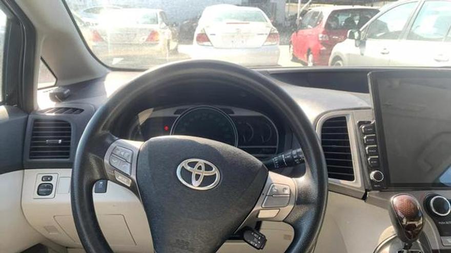 Toyota Venza 2012 price $12,500