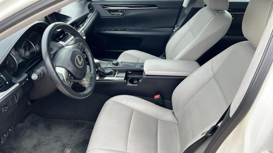 Lexus ES 2016 price $18,000
