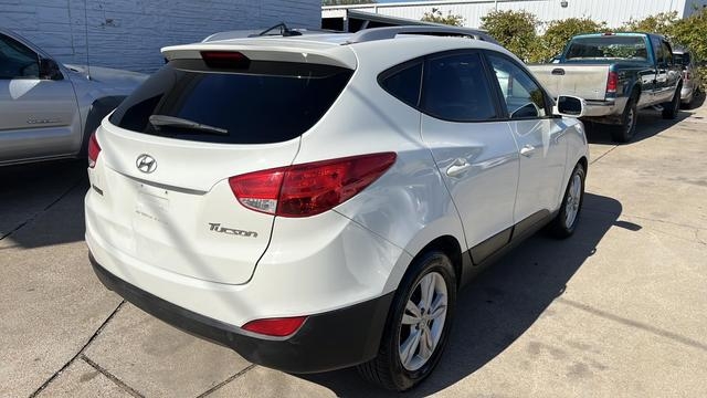 Hyundai Tucson 2013 price $7,500