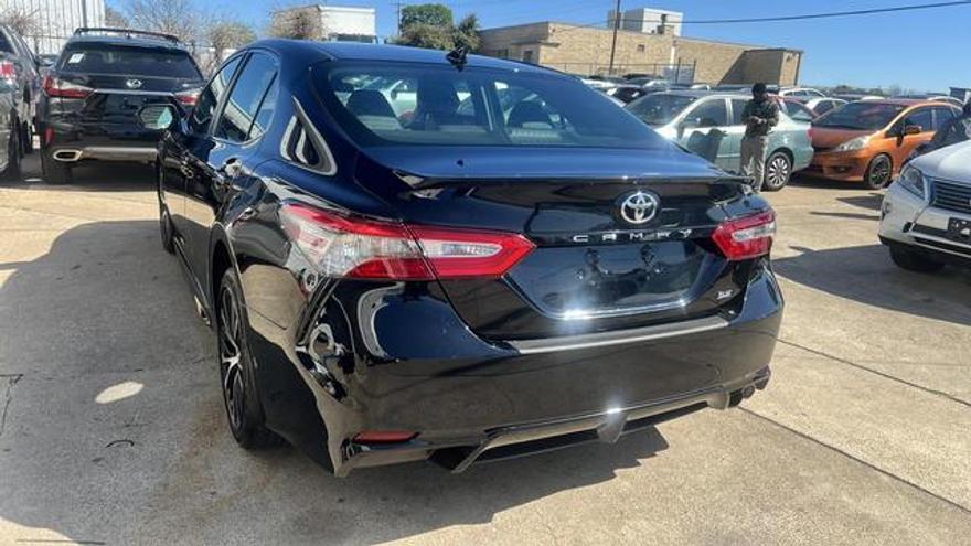Toyota Camry 2019 price $16,000