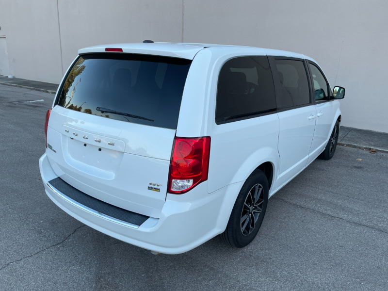 Dodge Grand Caravan 2019 price $17,900