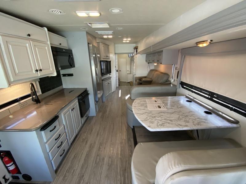 THOR MOTOR COACH OUTLAW 38RE 2015 price $79,999