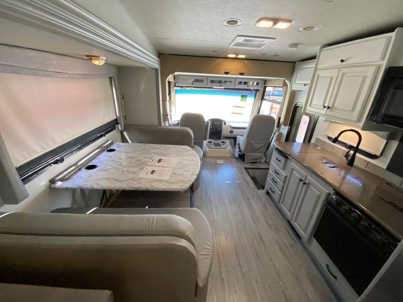 THOR MOTOR COACH OUTLAW 38RE 2015 price $79,999