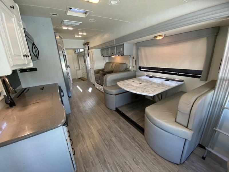 THOR MOTOR COACH OUTLAW 38RE 2015 price $79,999