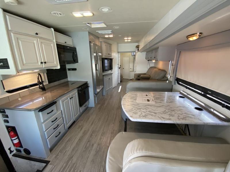 THOR MOTOR COACH OUTLAW 38RE 2015 price $79,999