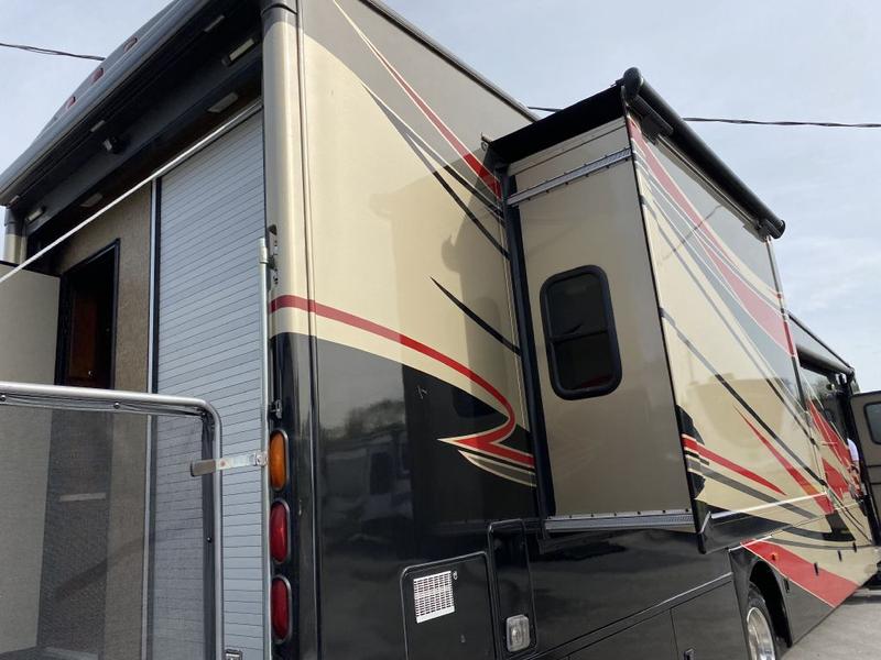 THOR MOTOR COACH OUTLAW 38RE 2015 price $79,999