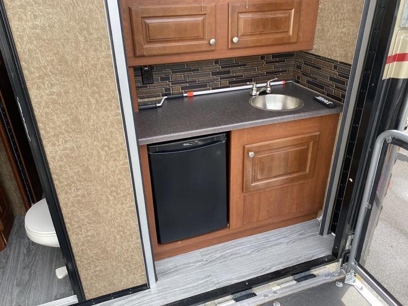 THOR MOTOR COACH OUTLAW 38RE 2015 price $84,950