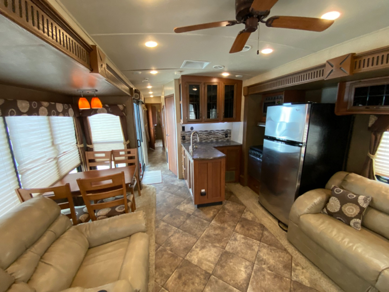 SIERRA BY FR DESTINATION 385 2015 price $25,950