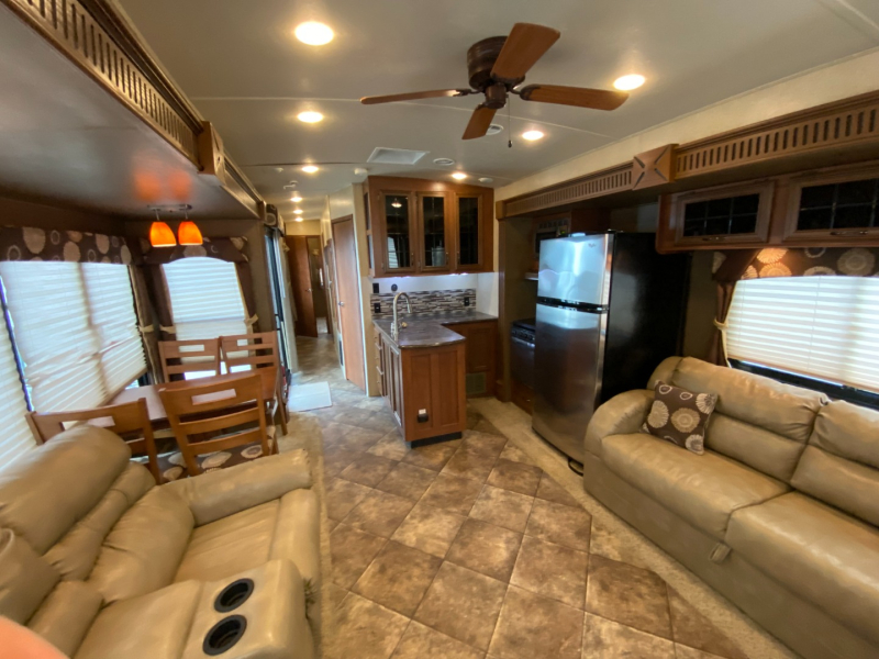 SIERRA BY FR DESTINATION 385 2015 price $25,950