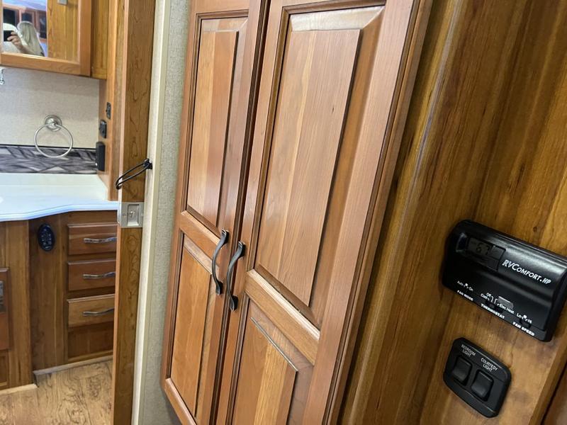 JAYCO SENECA 37RB 2016 price $143,500