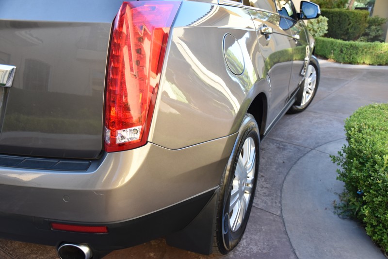 Cadillac SRX 2011 price $15,800
