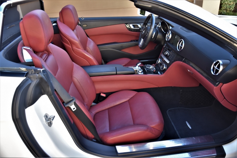 Mercedes-Benz SL-Class 2015 price $54,900