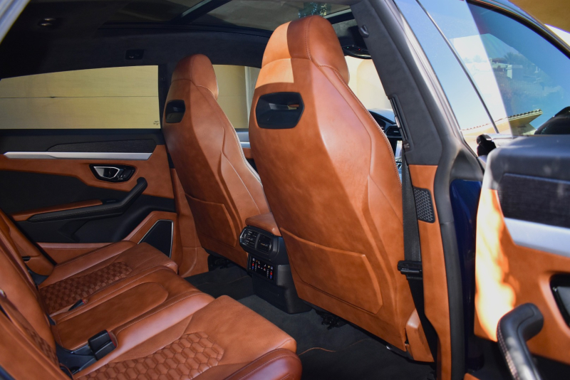 Lamborghini Urus 2020 price $176,000