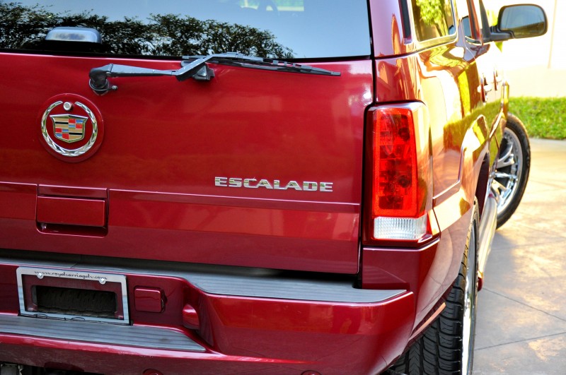 Cadillac Escalade 2005 price $13,900