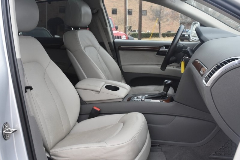 Audi Q7 2015 price $26,988