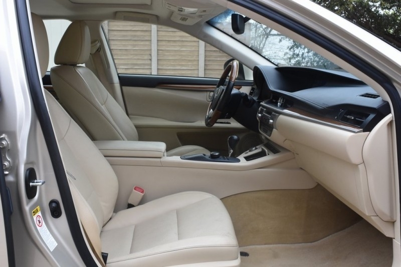 Lexus ES 2013 price $20,940