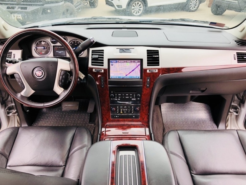 Cadillac Escalade 2014 price $31,399