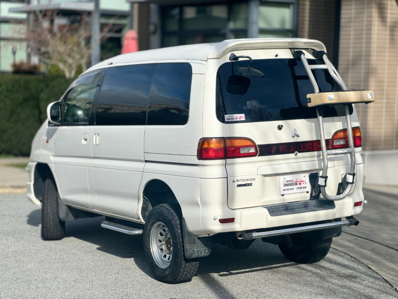 Mitsubishi DELICA 2001 price $10,900