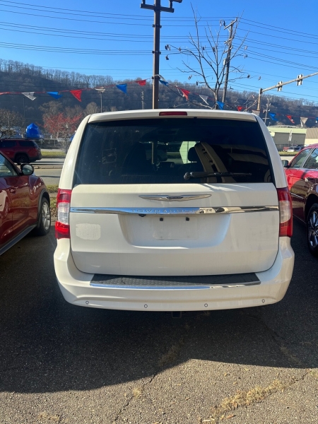 CHRYSLER TOWN & COUNTRY 2012 price $5,800