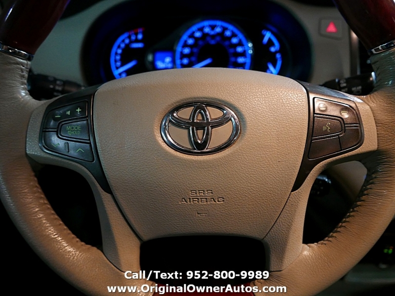 Toyota Sienna 2013 price $15,495