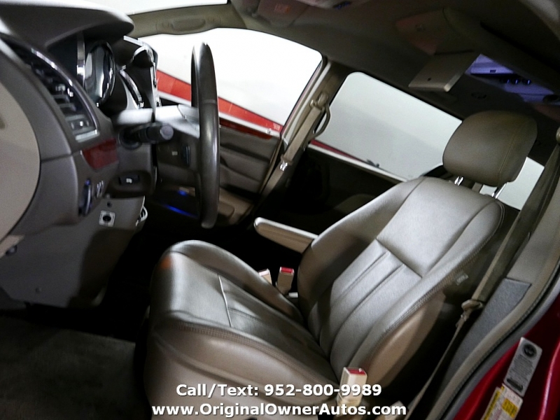 Chrysler Town & Country 2012 price $11,995