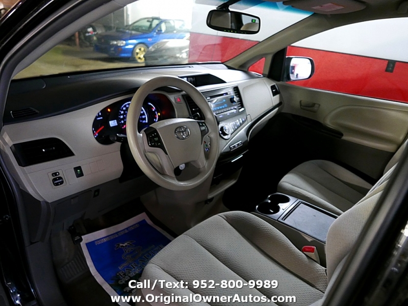Toyota Sienna 2014 price $11,995