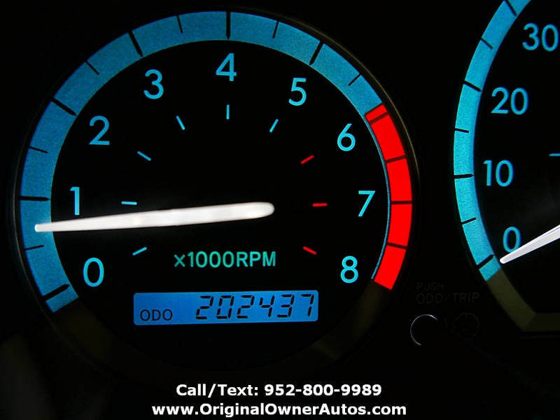Toyota Sienna 2005 price $5,995
