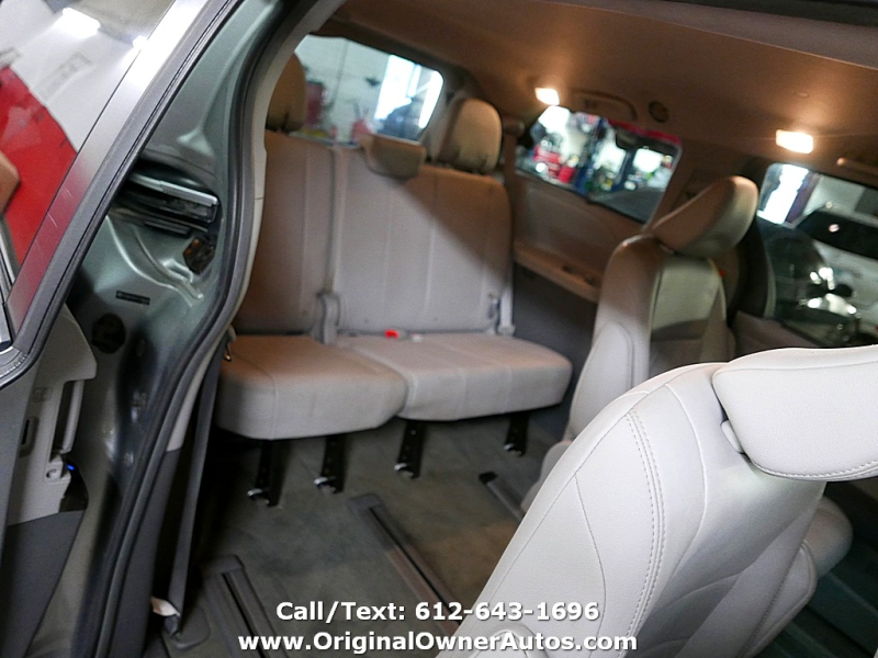 Toyota Sienna 2015 price $14,995