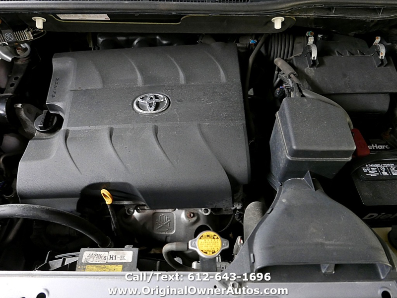 Toyota Sienna 2011 price $15,995