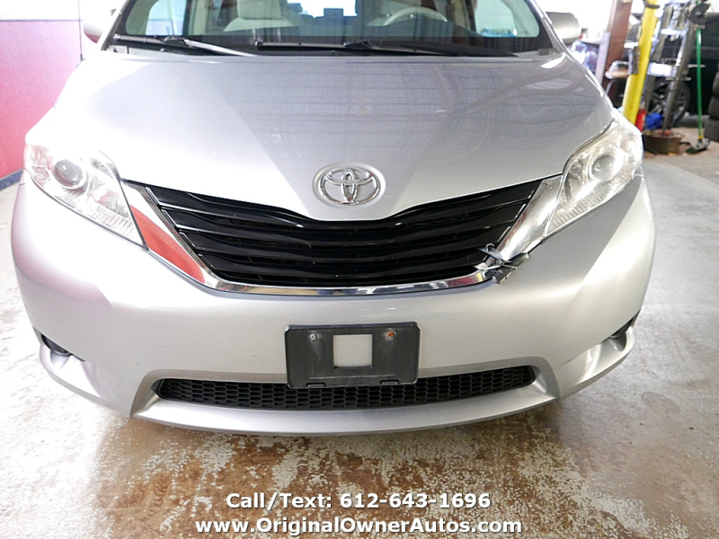 Toyota Sienna 2014 price $11,495