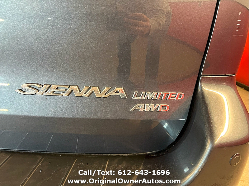 Toyota Sienna 2010 price $11,995