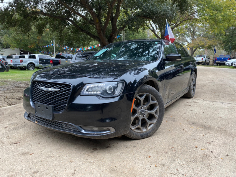 Chrysler 300 2015 price $4,000 Down