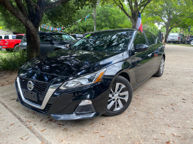 Nissan Altima 2019 price $4,000 Down