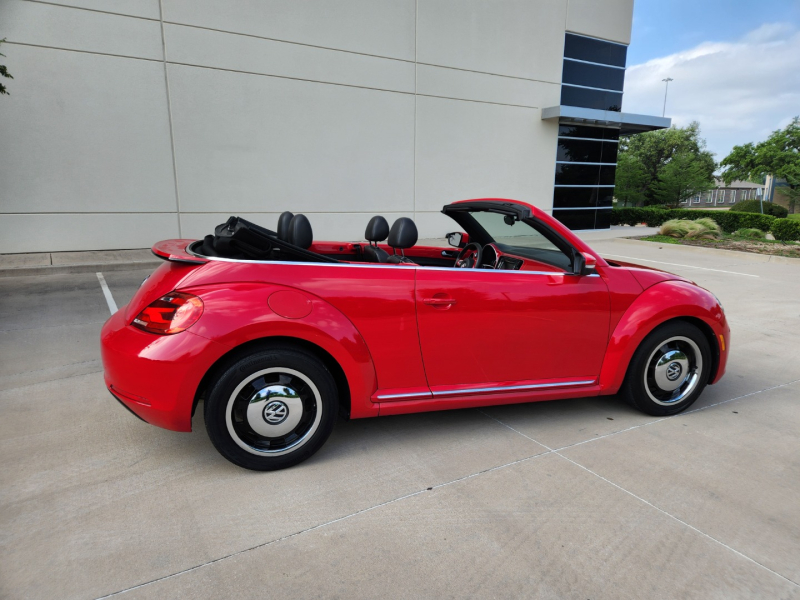 Volkswagen Beetle Convertible 2013 price $7,900