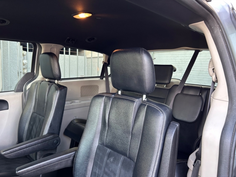 Dodge Grand Caravan 2017 price $12,000