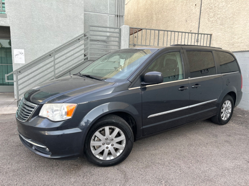 Chrysler Town & Country 2014 price $7,999