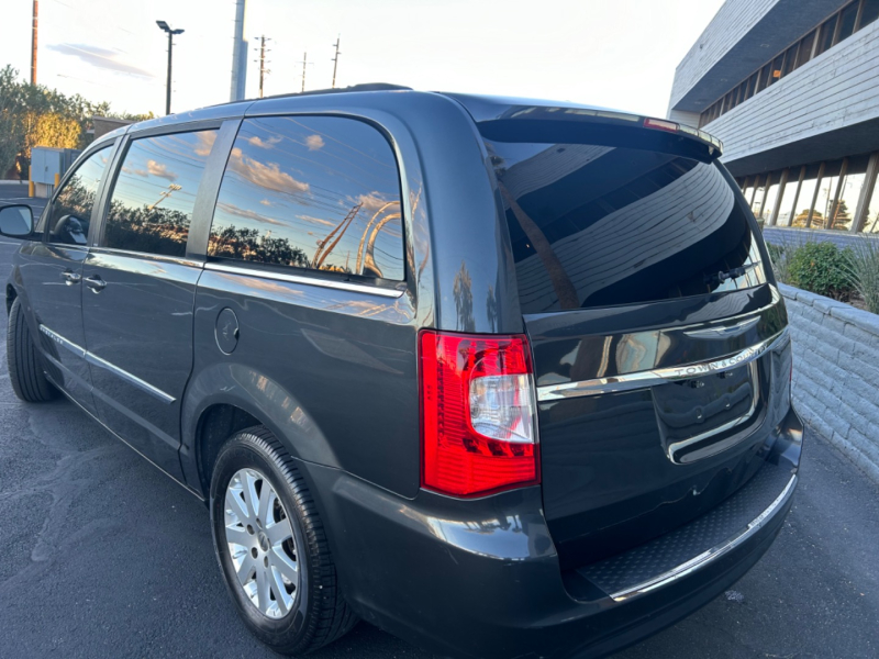 Chrysler Town & Country 2012 price $6,999