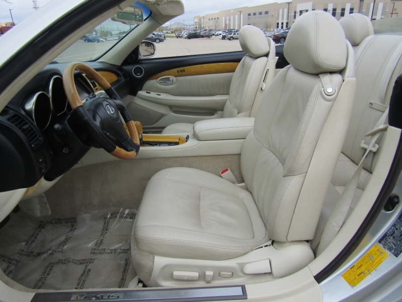 Lexus SC 430 2002 price $10,950