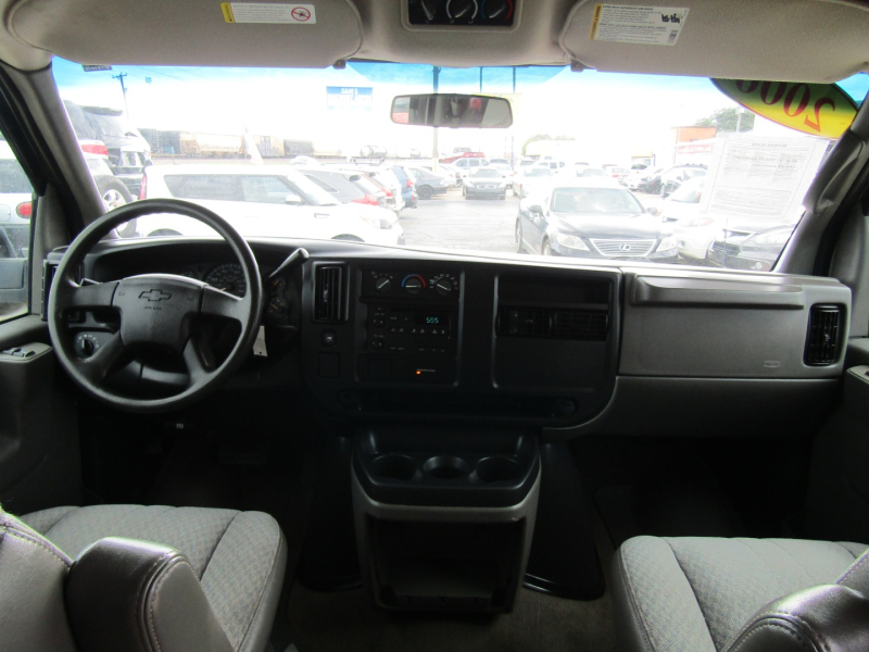 Chevrolet Express Passenger 2006 price $12,950