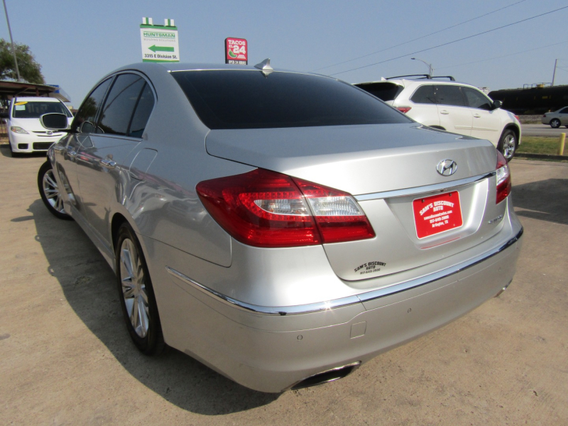 Hyundai Genesis 2013 price $8,450