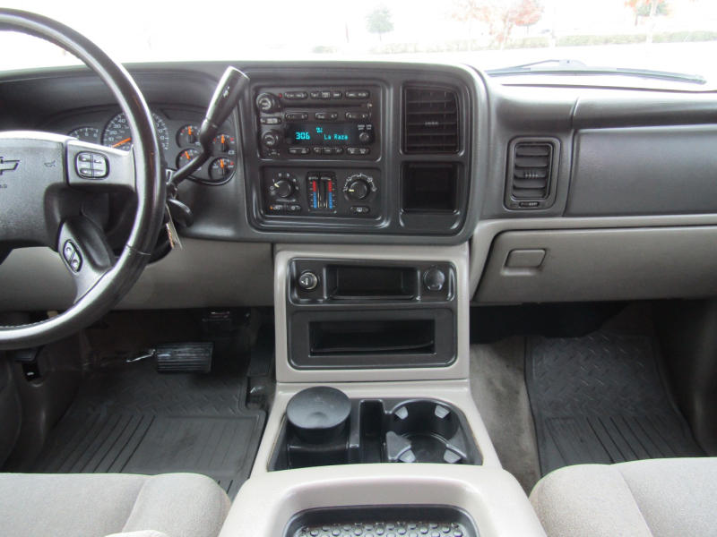 Chevrolet Suburban 2006 price $15,750