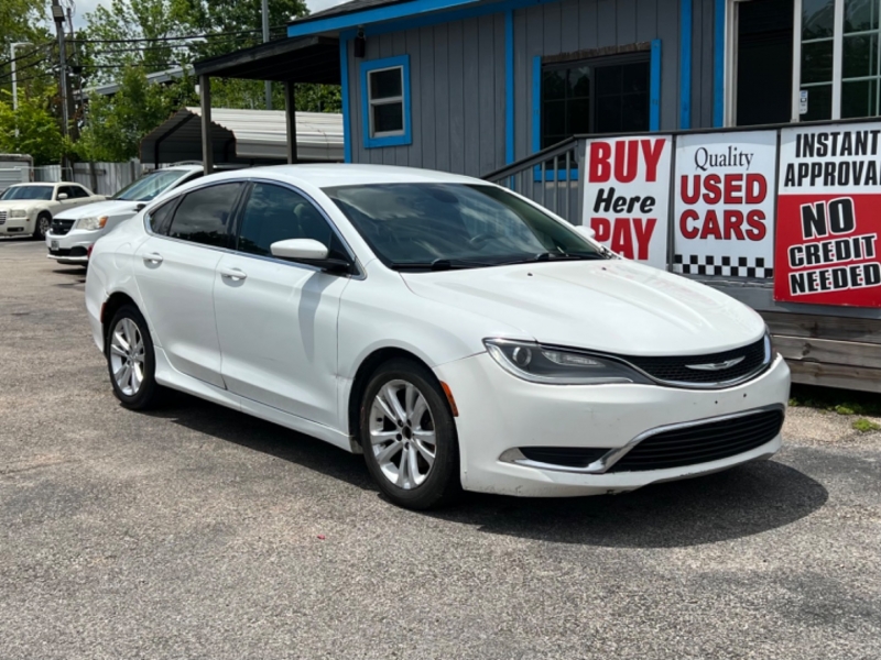 Chrysler 200 2015 price $5,995