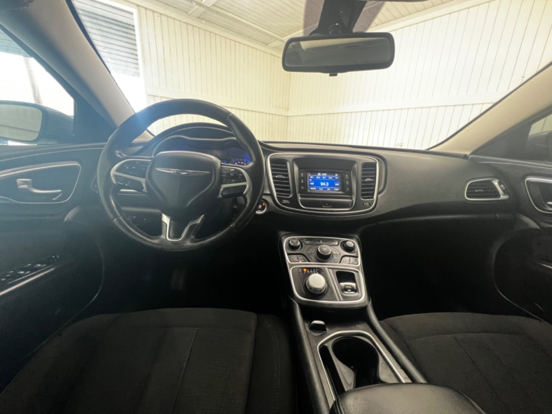 Chrysler 200 2015 price $11,995