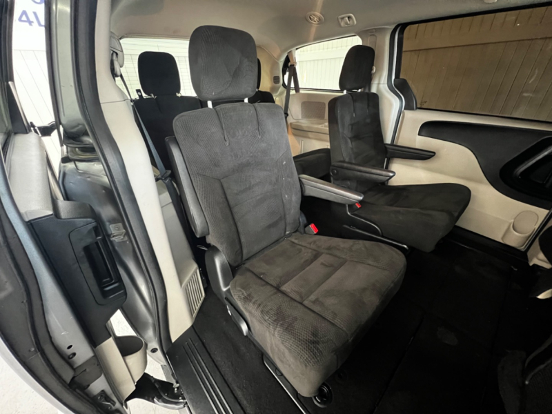 Dodge Grand Caravan 2016 price $5,995