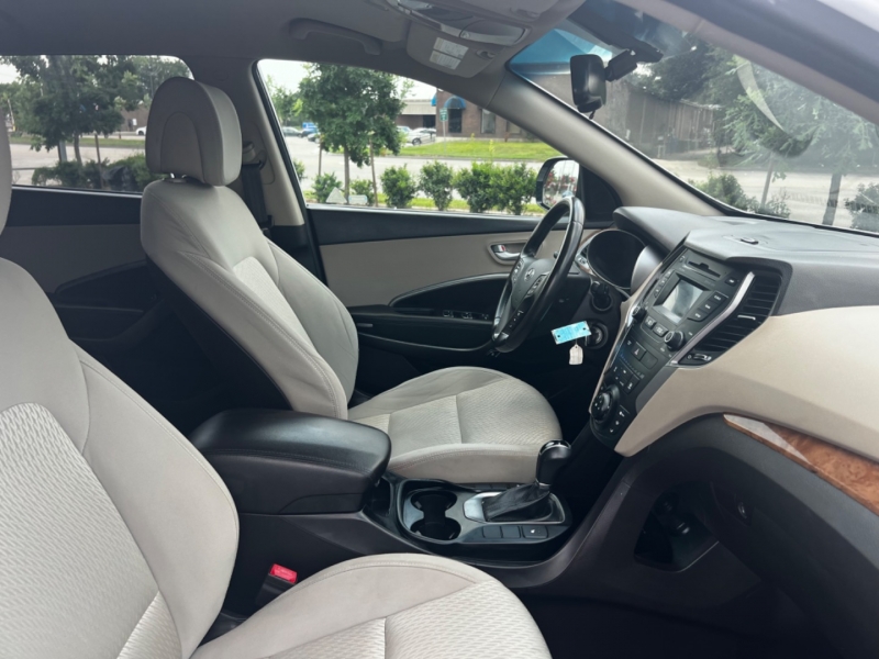 Hyundai Santa Fe 2014 price $7,995