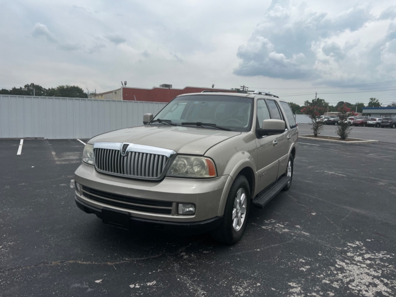Lincoln Navigator 2006 price $5,995