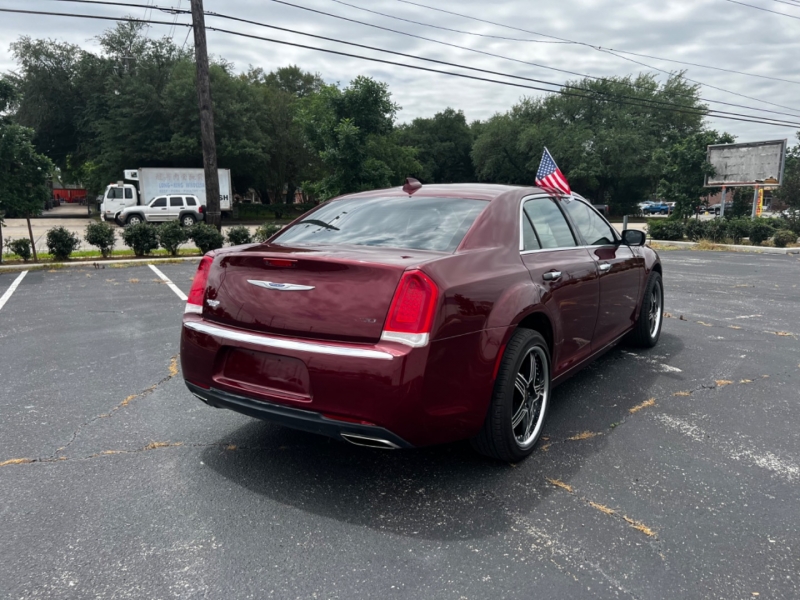 Chrysler 300 2019 price $17,995